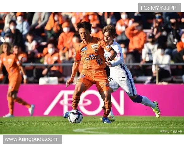 爱媛队与长崎成功丸的激烈对决展现足球魅力与团队精神